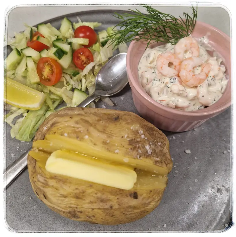 Bakad potatis med skagenröra