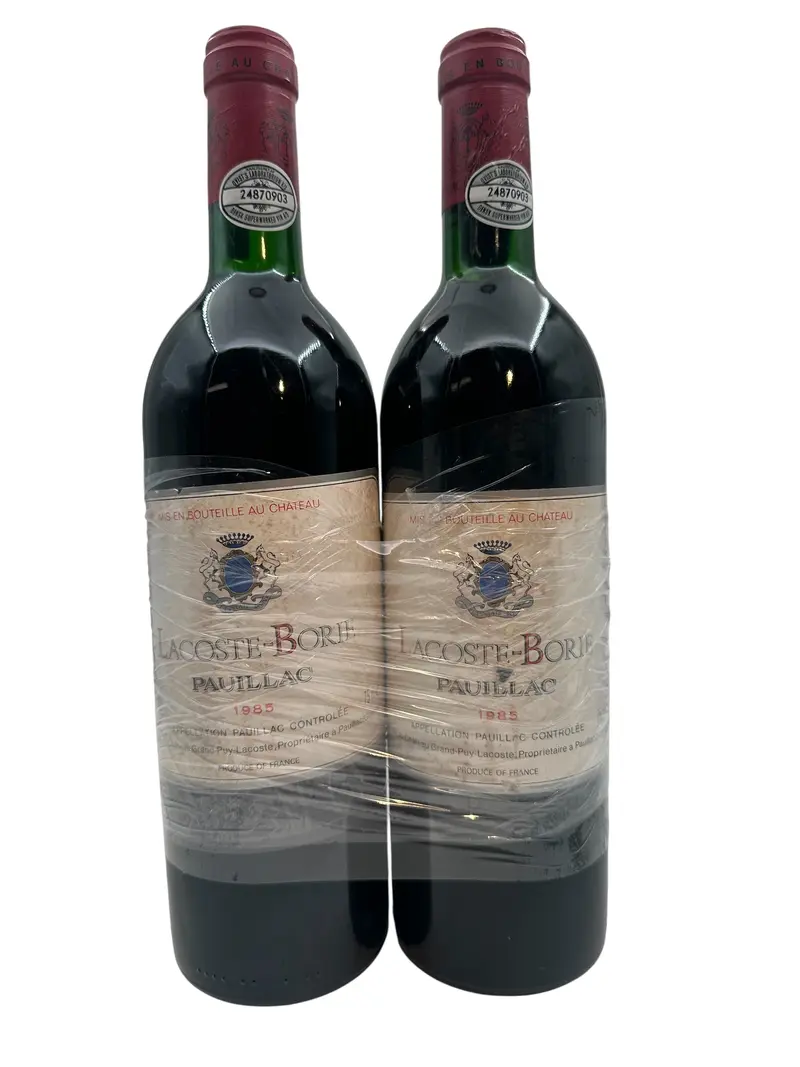 Lacoste Borie Pauillac 1985 en flaska har lös etikett (pris för båda)