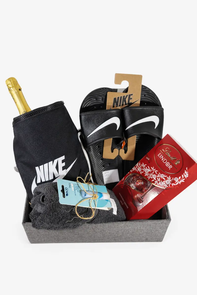 Nike Essentials presentkorg